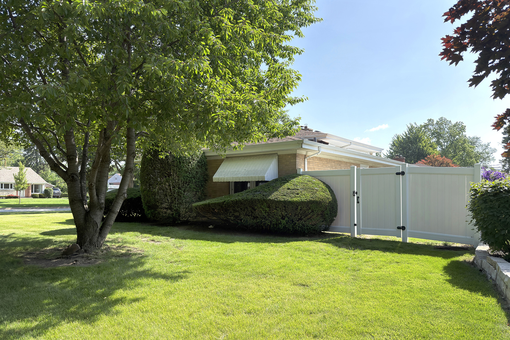 801 S See Gwun Avenue Property Photo 4