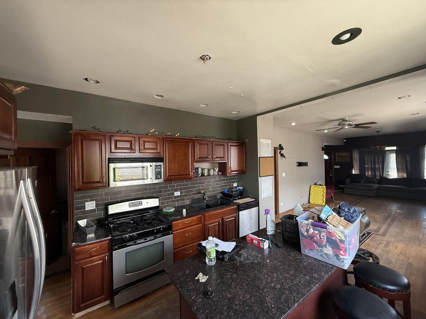 4256 N Meade Avenue Property Photo 9