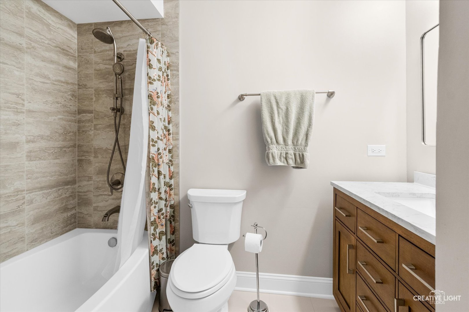 2370 Abbeywood Drive B Property Photo 12