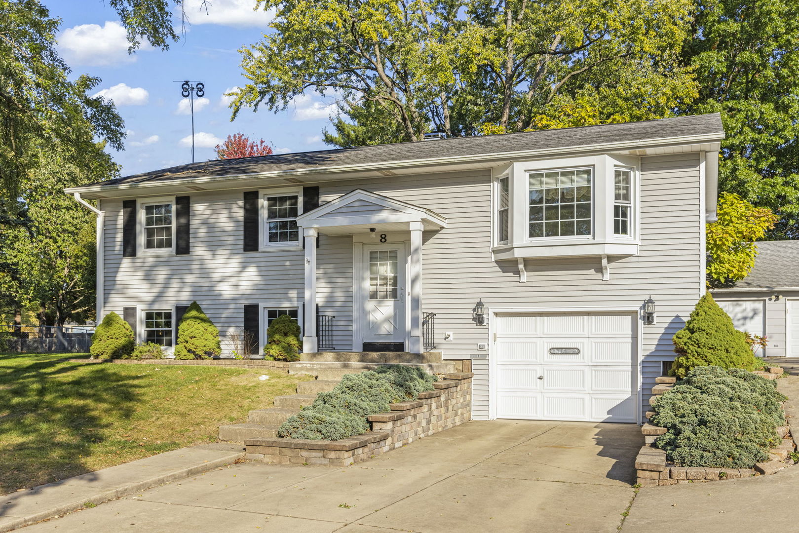 8 Westleigh Court Property Photo 1