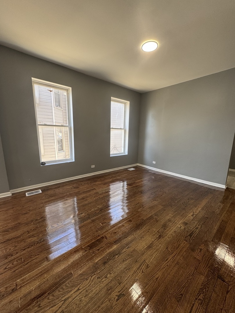 720 W 61st Street Property Photo 10