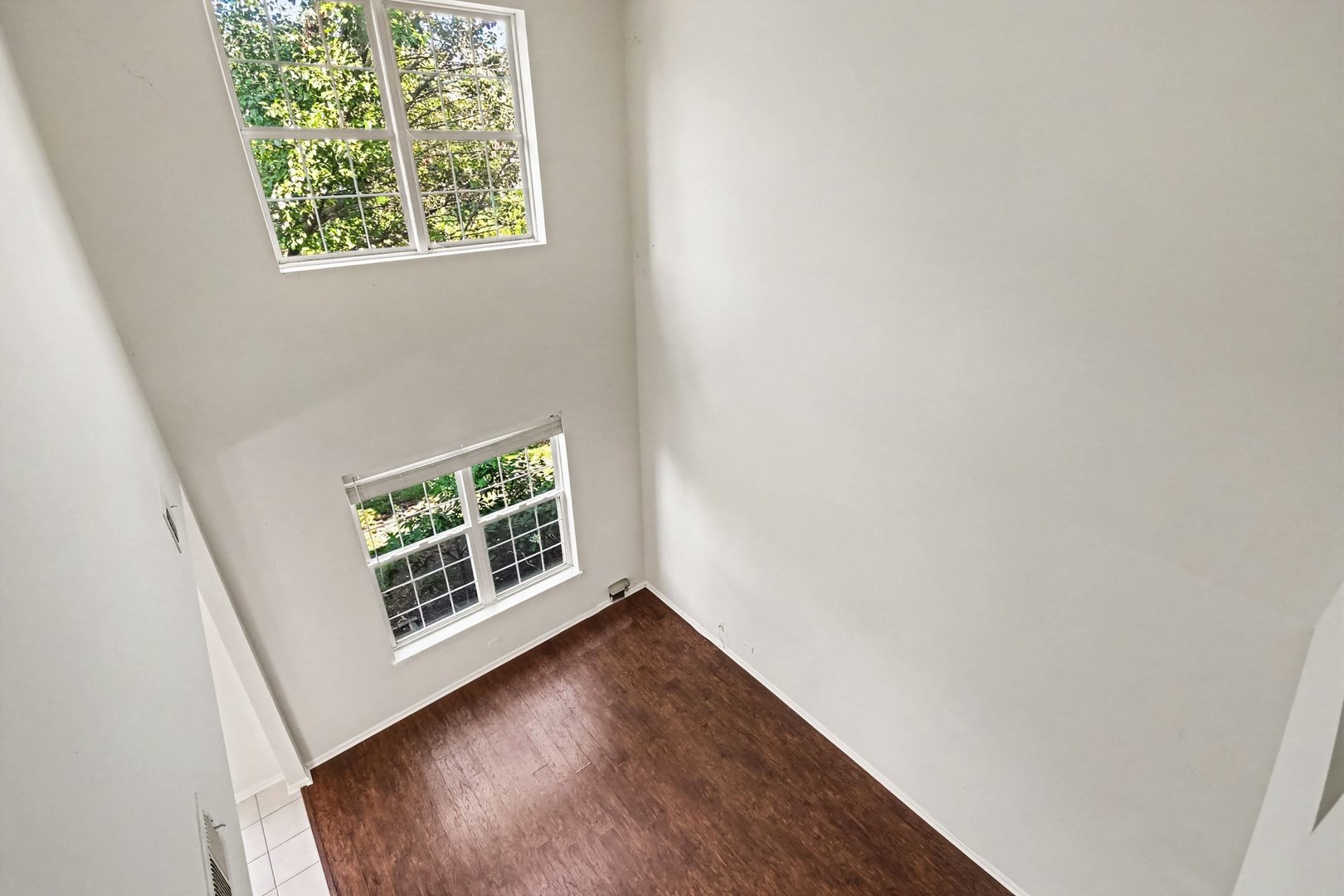 994 Kensington Drive Property Photo 12
