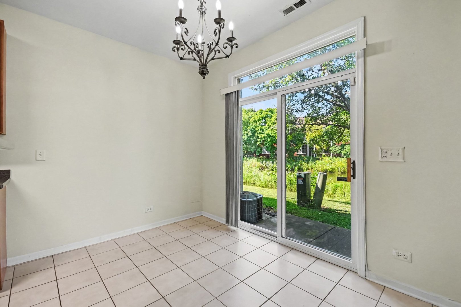 994 Kensington Drive Property Photo 13