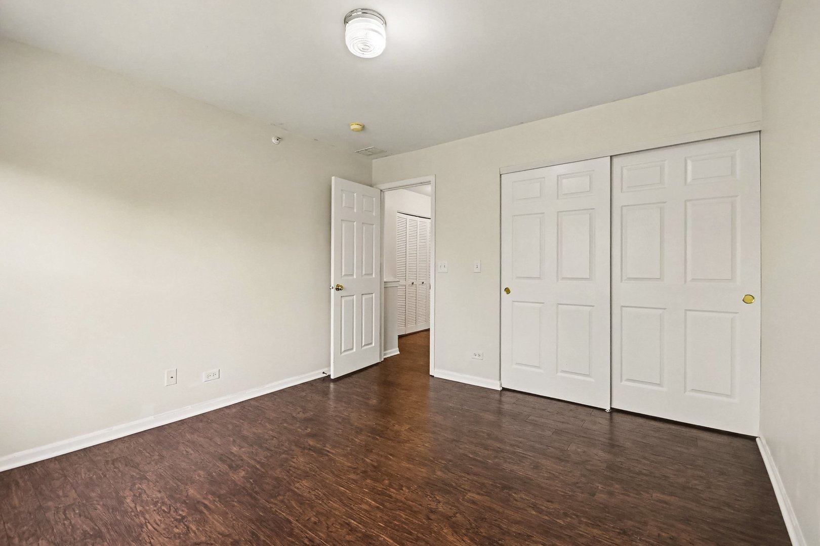 994 Kensington Drive Property Photo 18