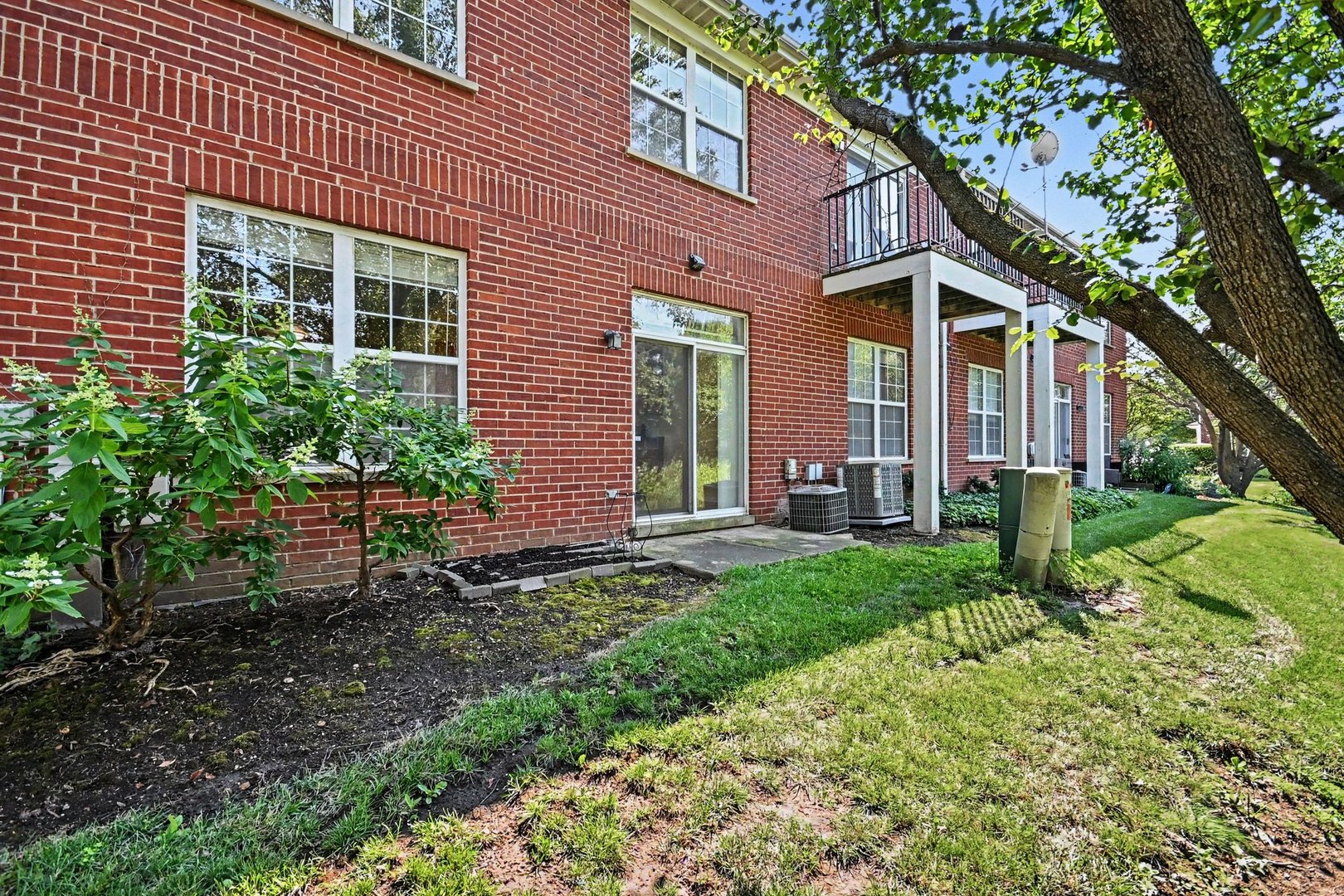 994 Kensington Drive Property Photo 24