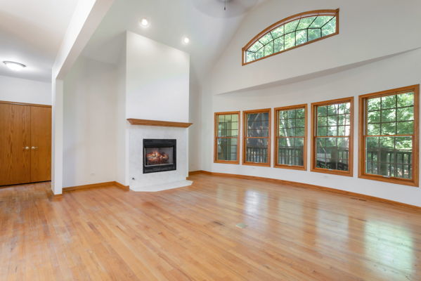 945 Kingston Street Property Photo 6