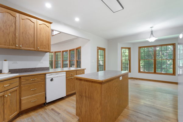 945 Kingston Street Property Photo 11