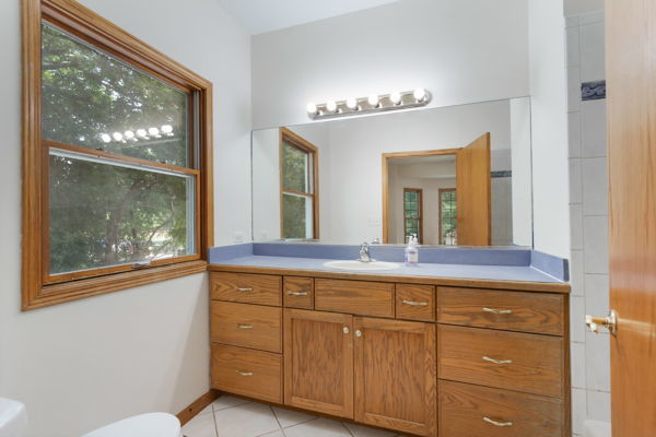 945 Kingston Street Property Photo 17
