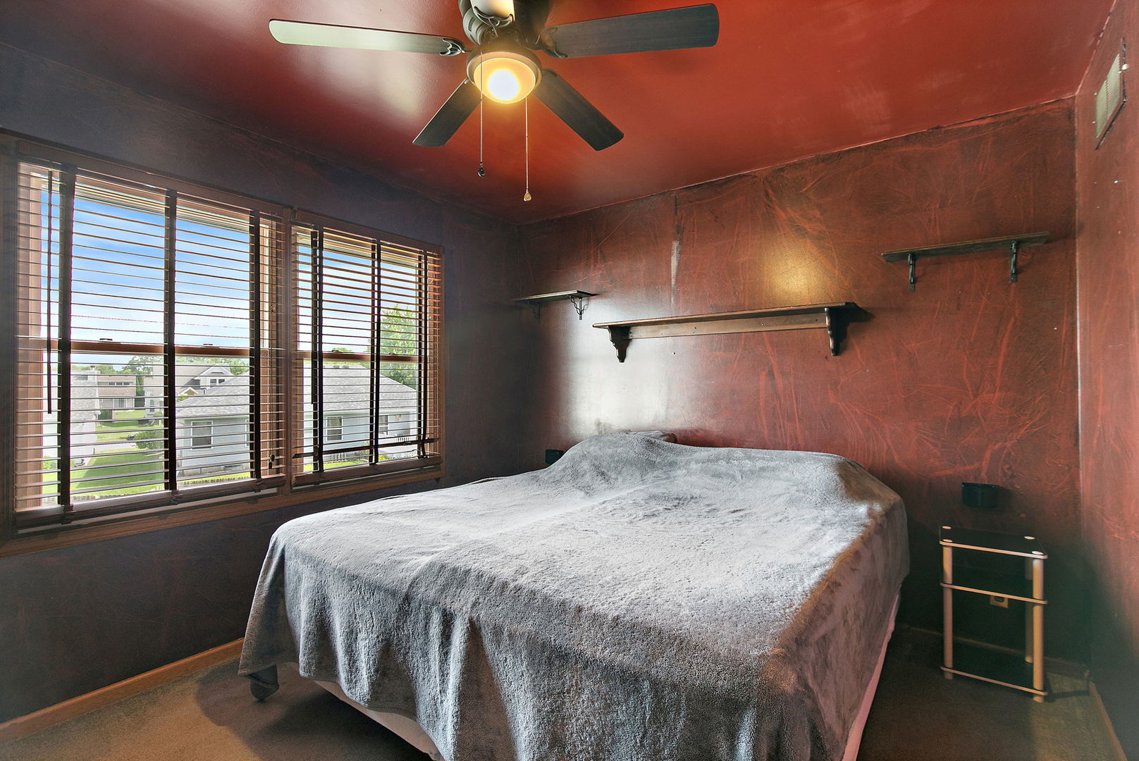 725 Tyler Street Property Photo 8