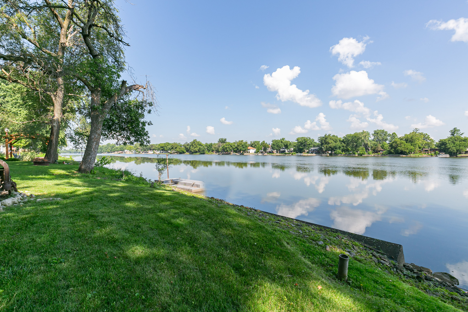 1703 S Shore Drive Property Photo 3