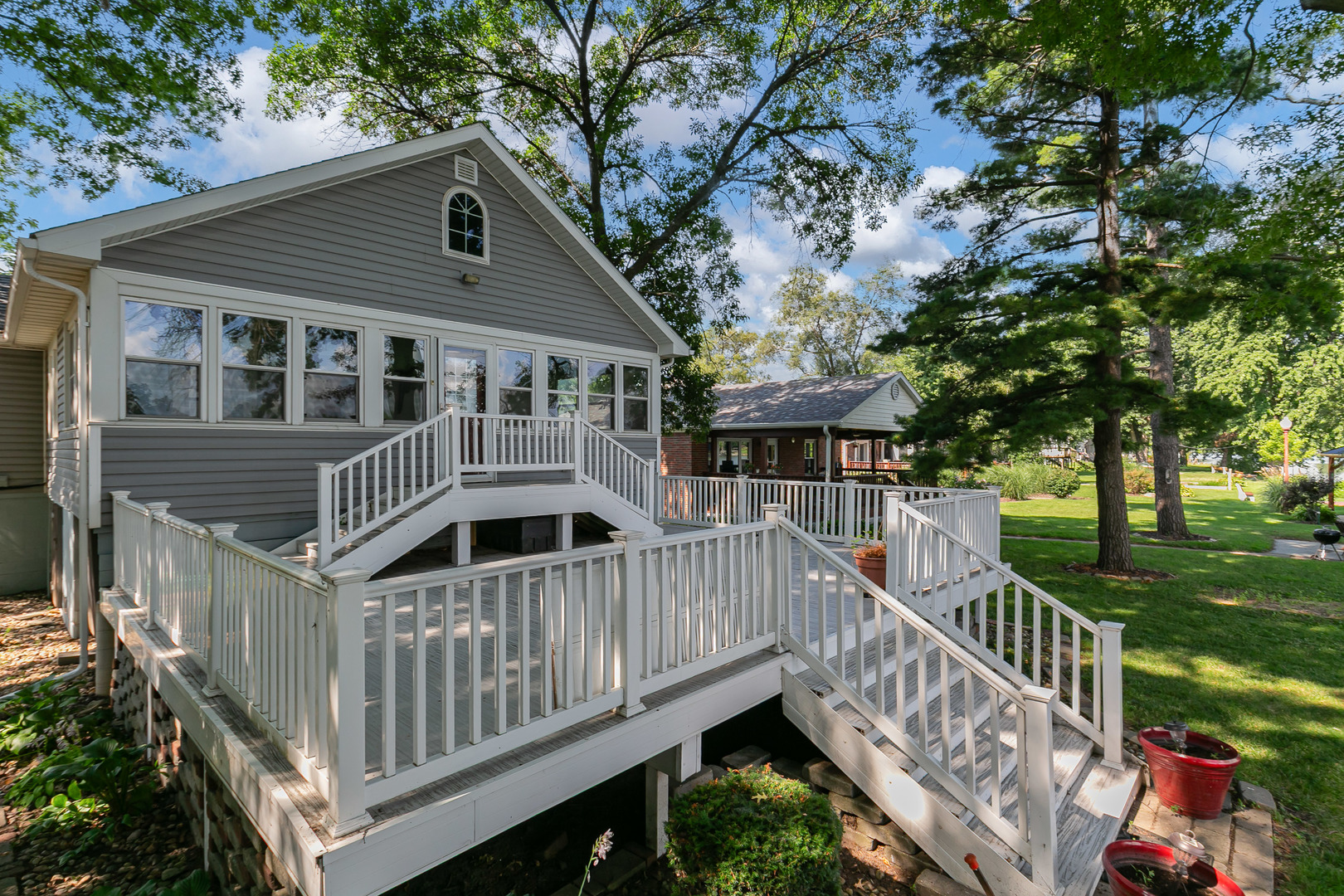 1703 S Shore Drive Property Photo 4