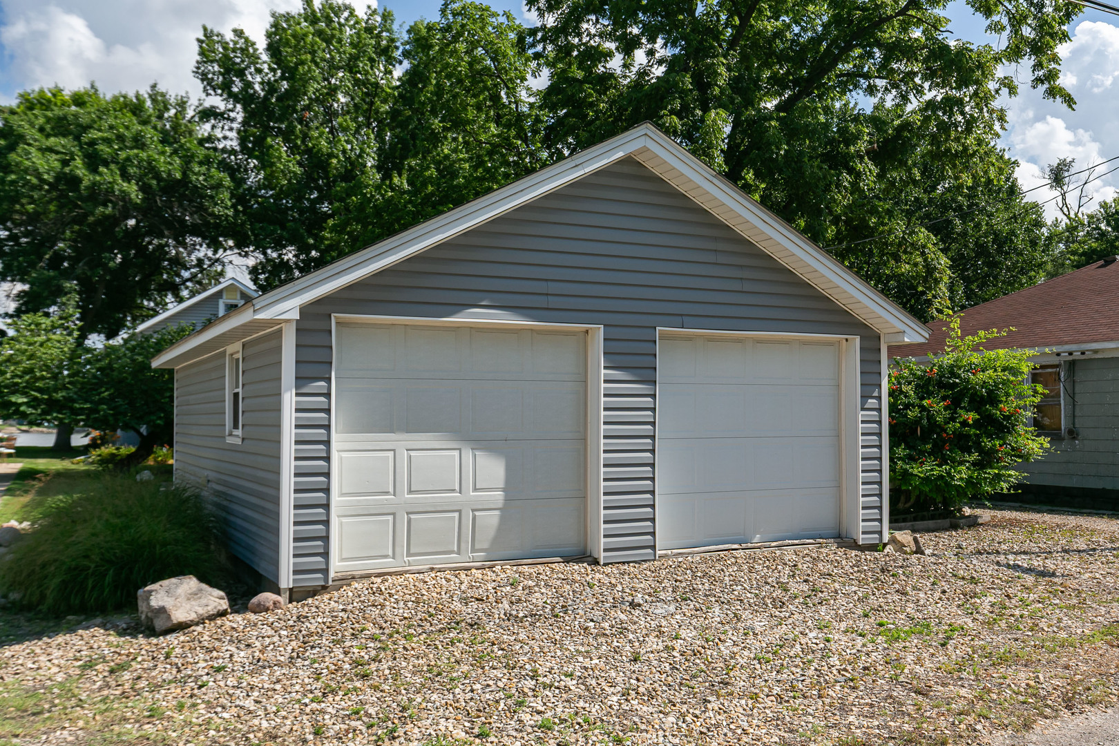 1703 S Shore Drive Property Photo 6