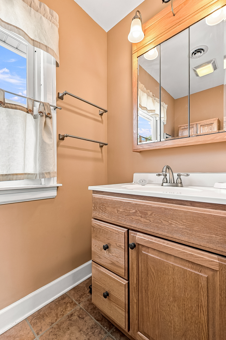 1703 S Shore Drive Property Photo 24