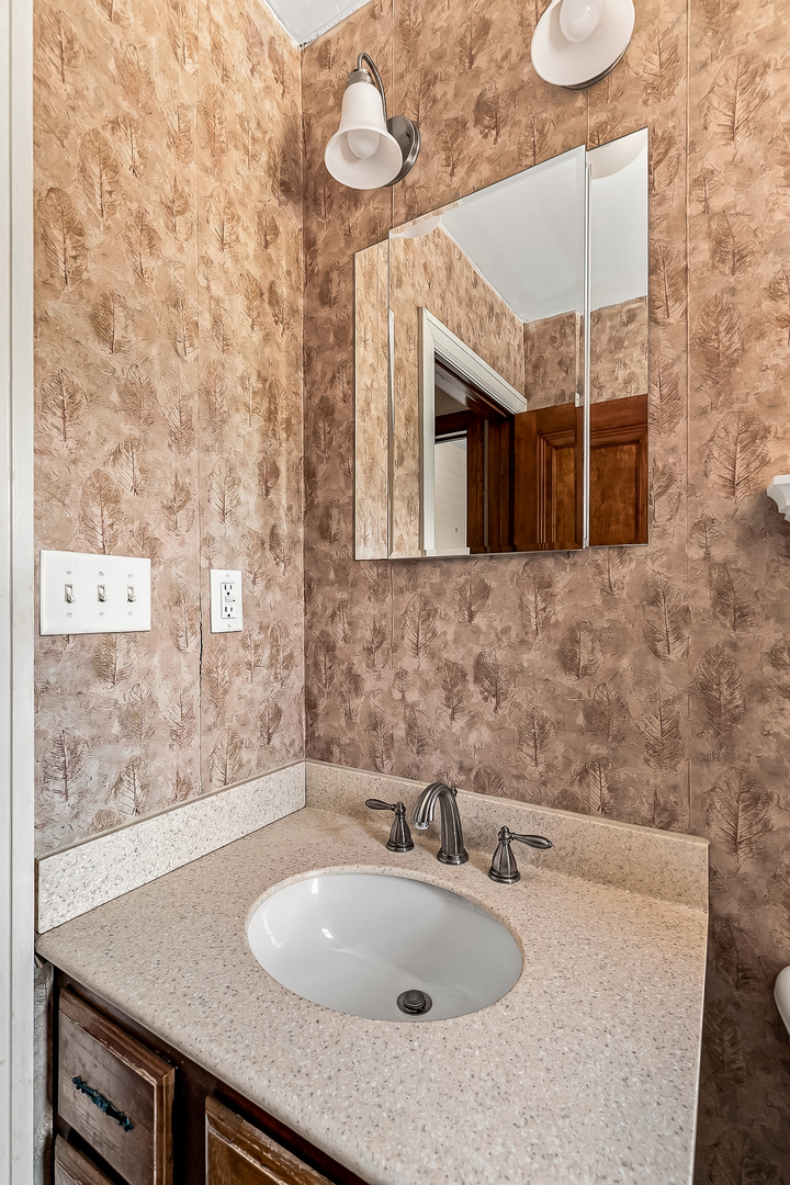1703 S Shore Drive Property Photo 30