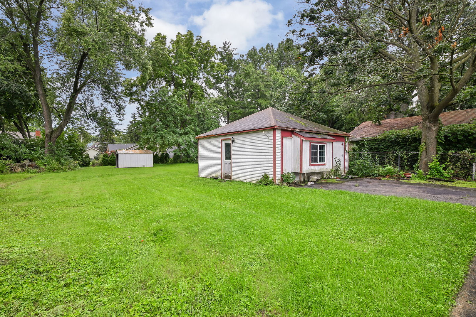 649 Hill Avenue Property Photo 7