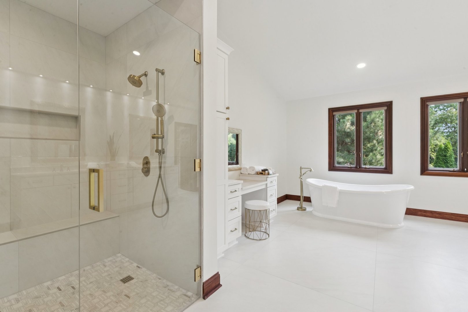 2430 Dorina Drive Property Photo 21