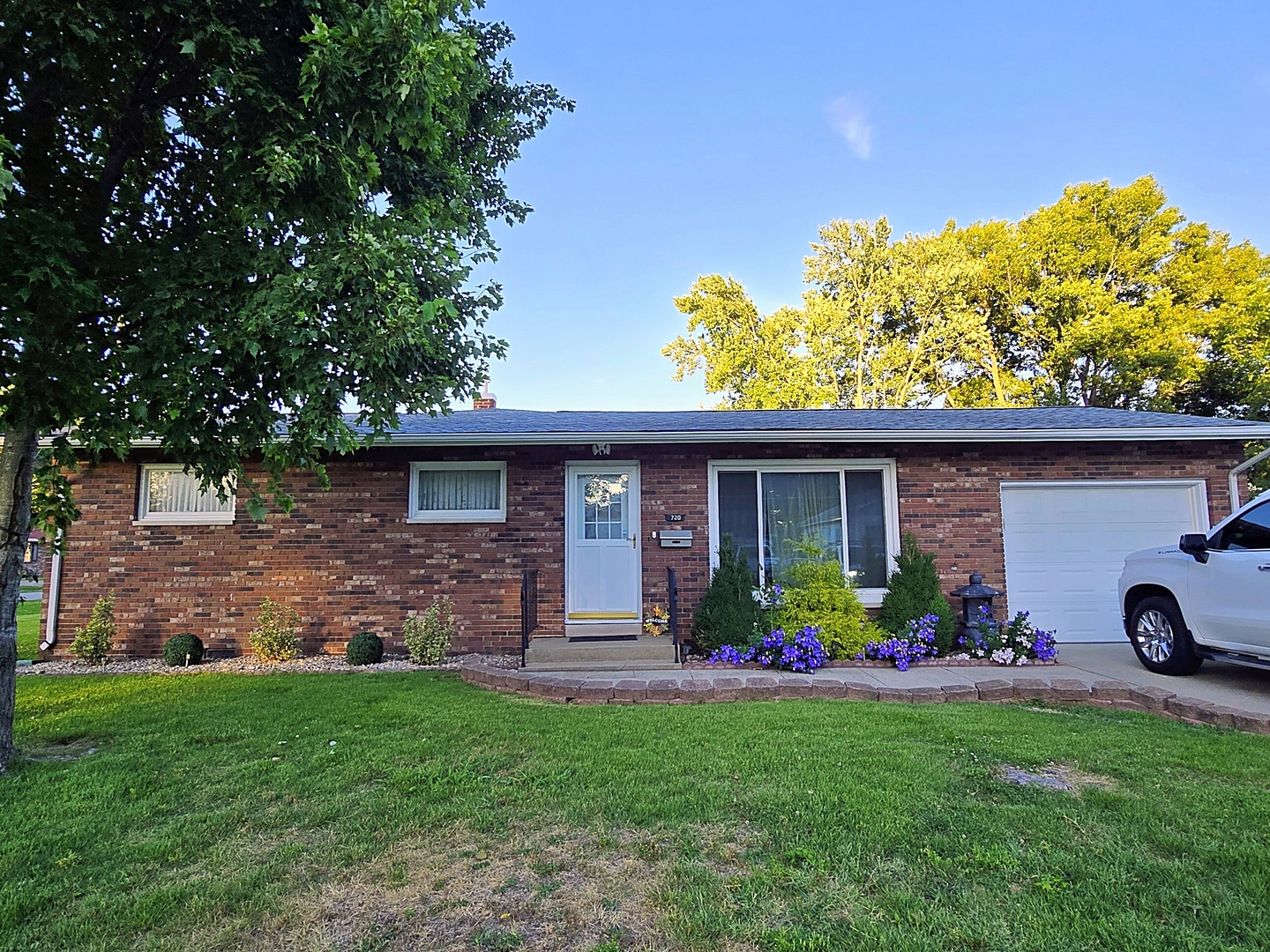 720 S Madison Street Property Photo 1