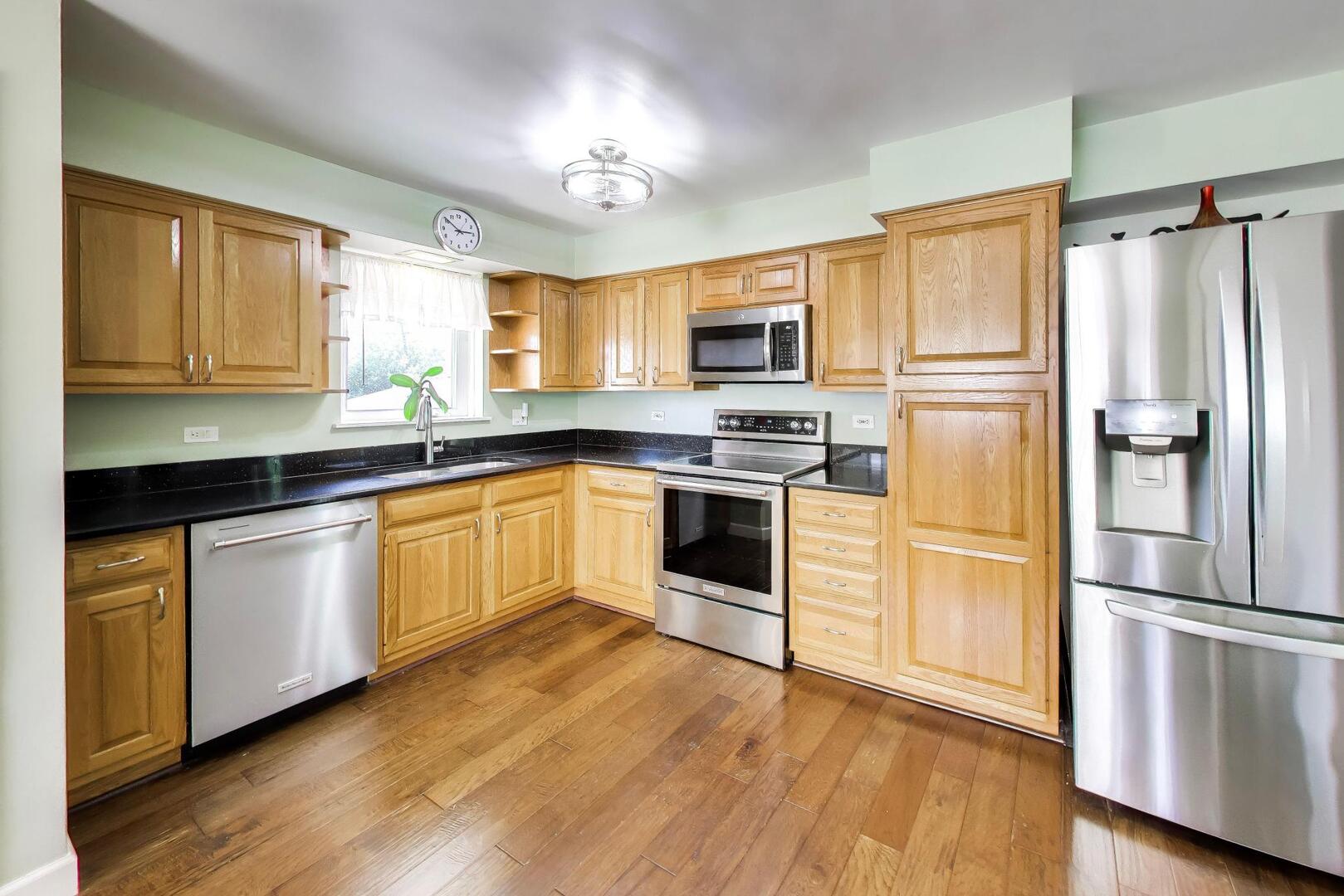 10629 Preston Street Property Photo 8