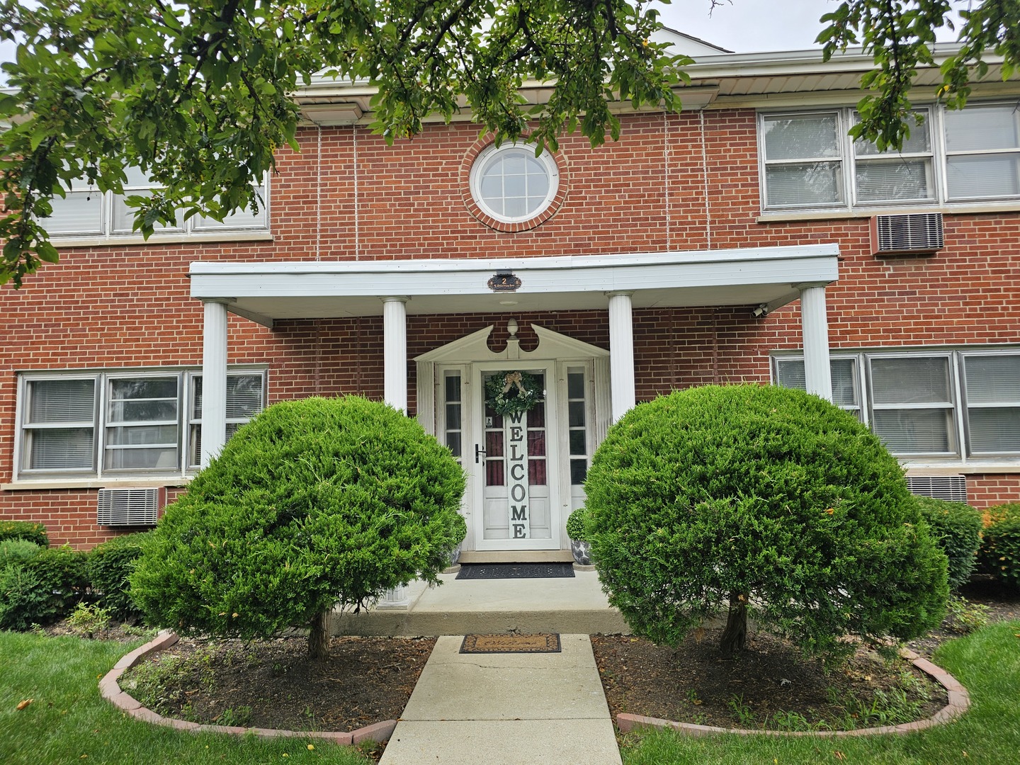 2 N Broadway Avenue 1E Property Photo 1