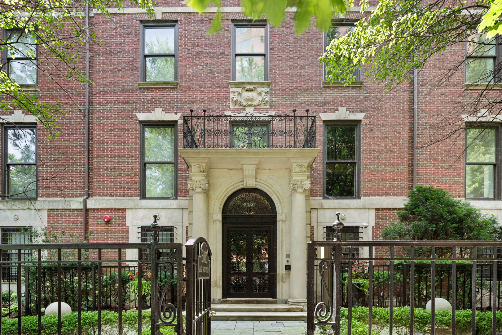3030 N Lake Shore Drive 202 Property Photo 2