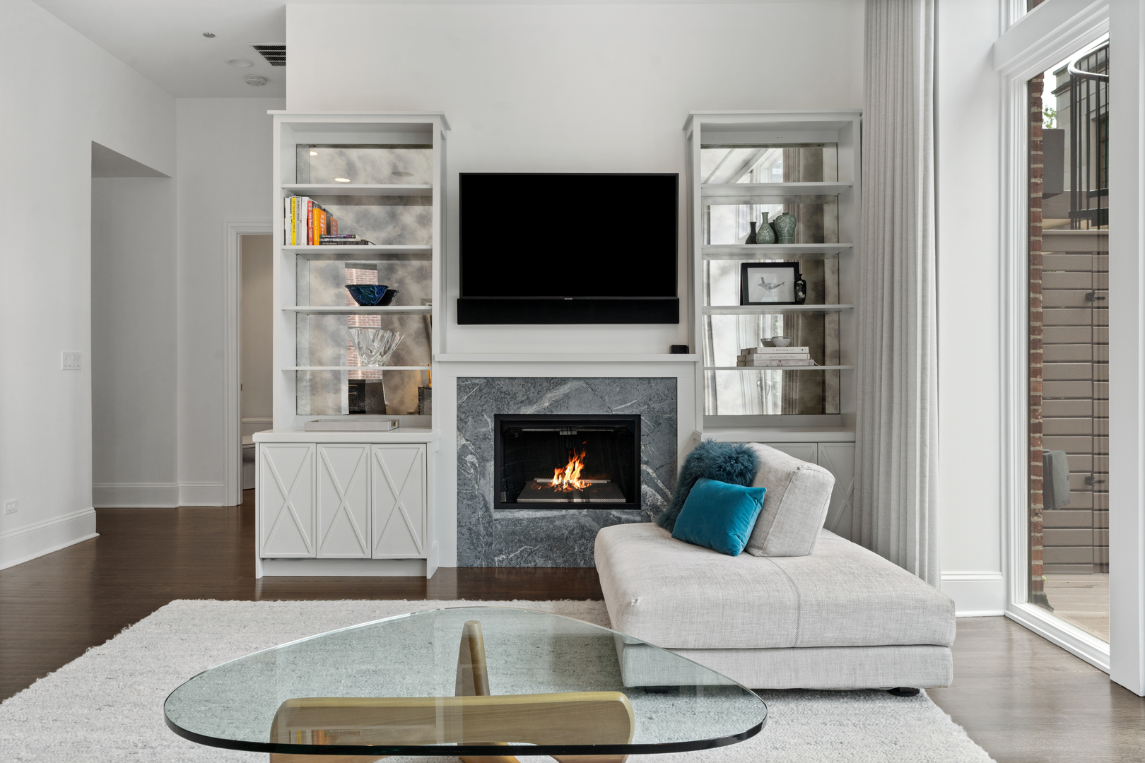 3030 N Lake Shore Drive 202 Property Photo 6