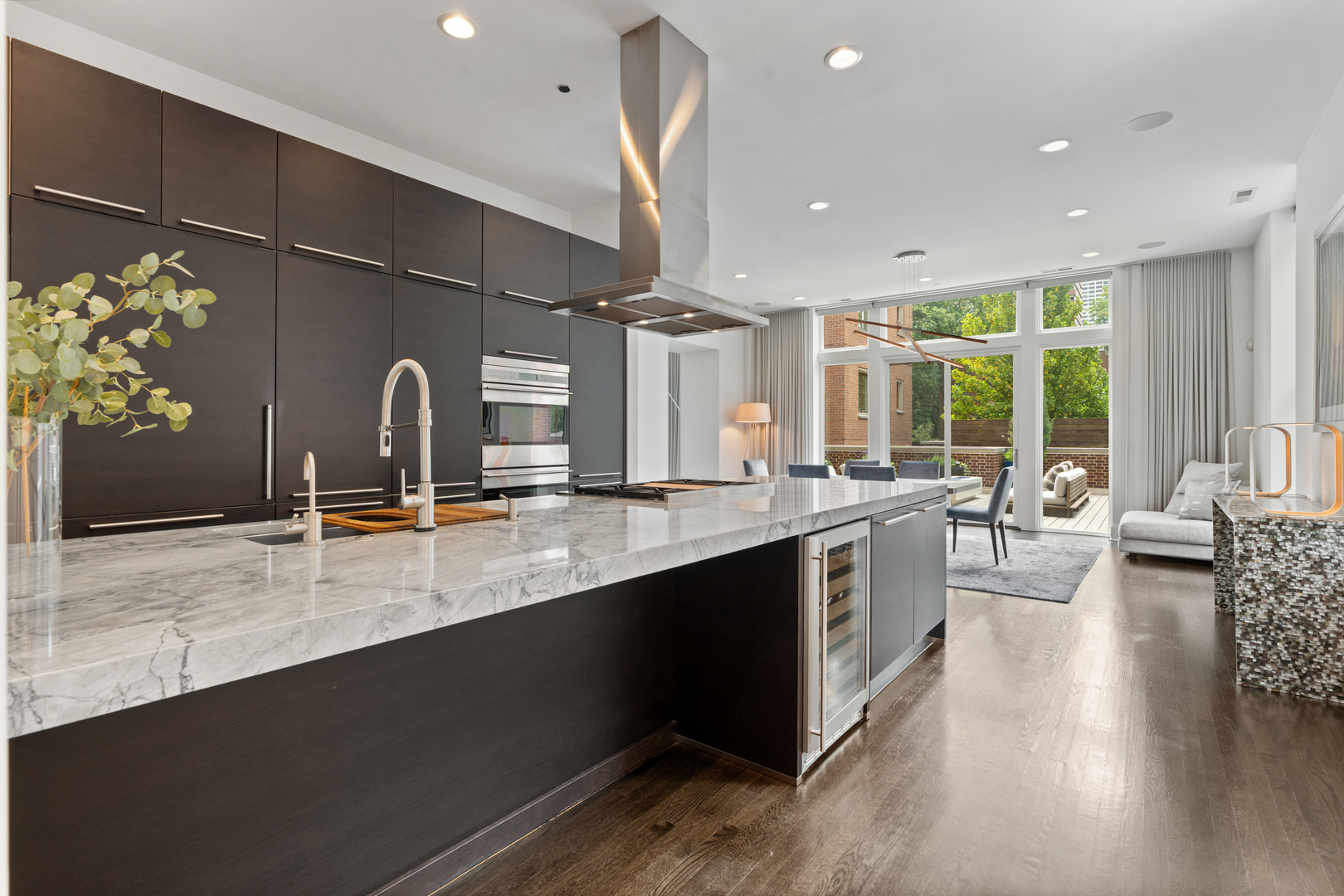 3030 N Lake Shore Drive 202 Property Photo 14
