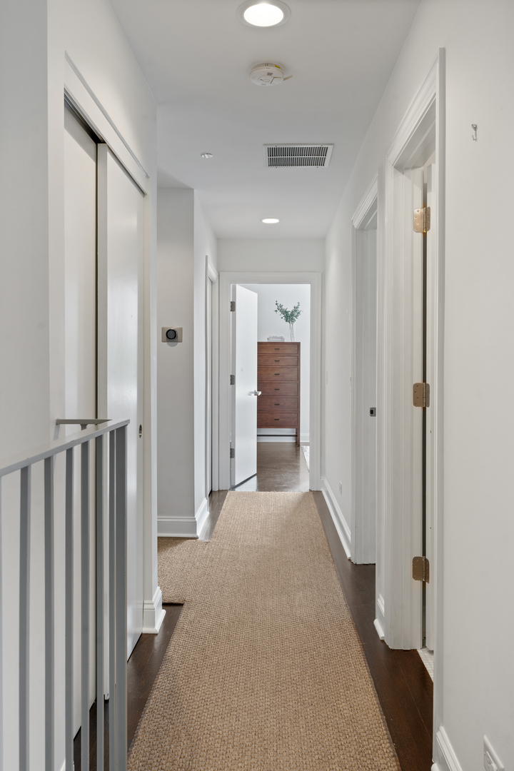 3030 N Lake Shore Drive 202 Property Photo 18