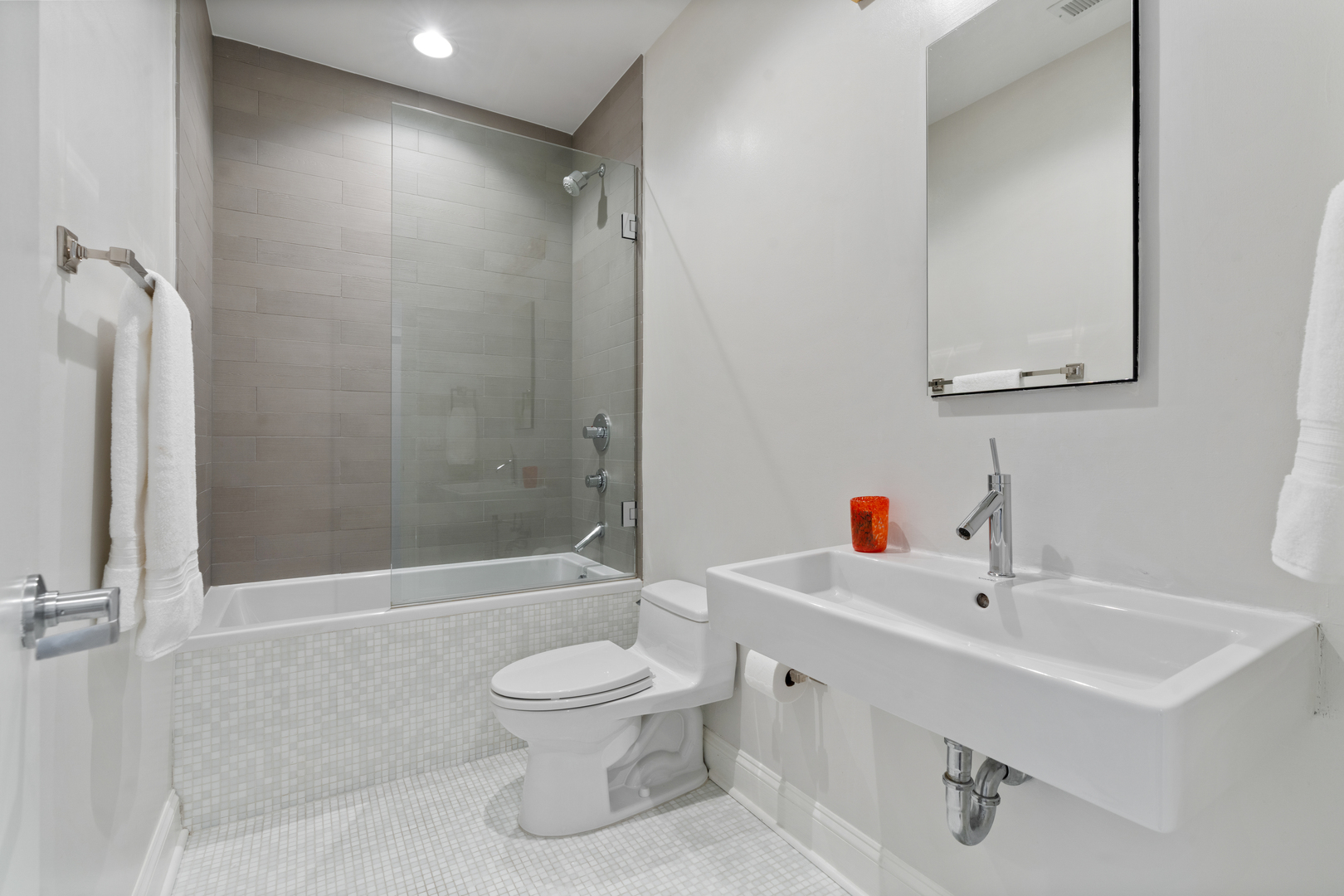 3030 N Lake Shore Drive 202 Property Photo 28
