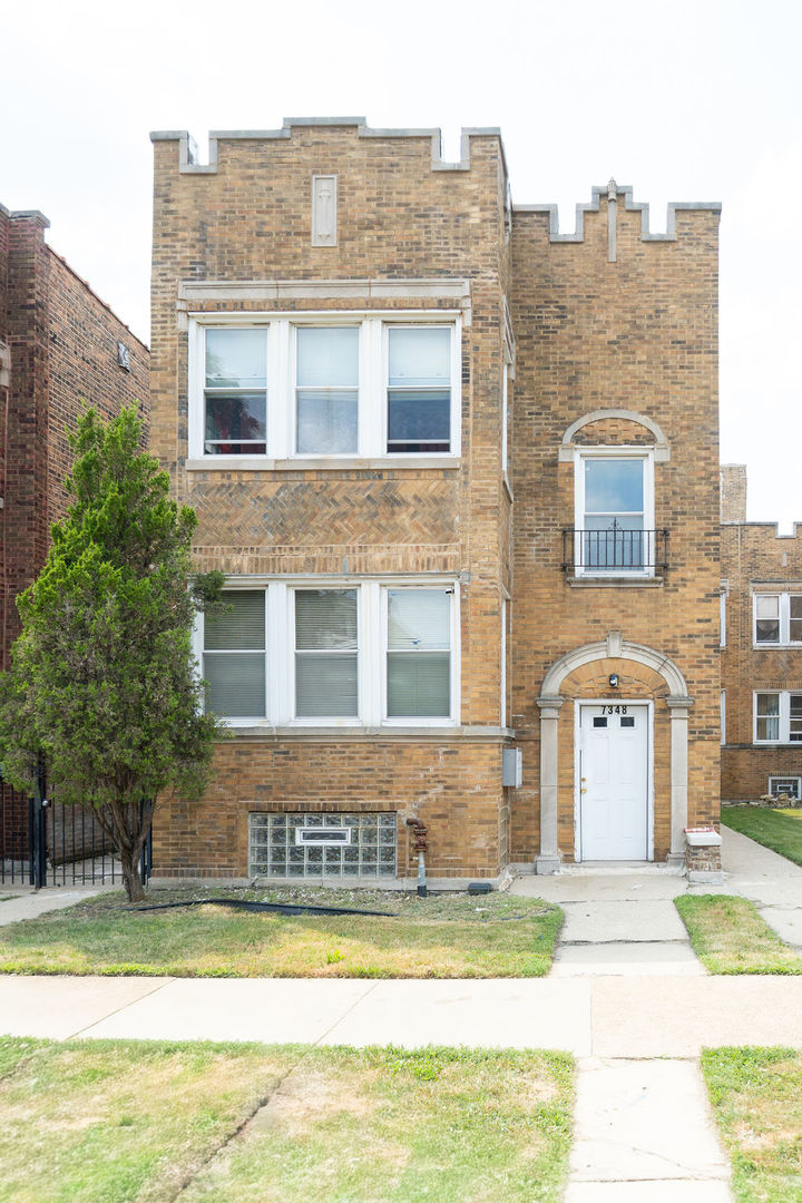 7348 S Vernon Avenue Property Photo 1