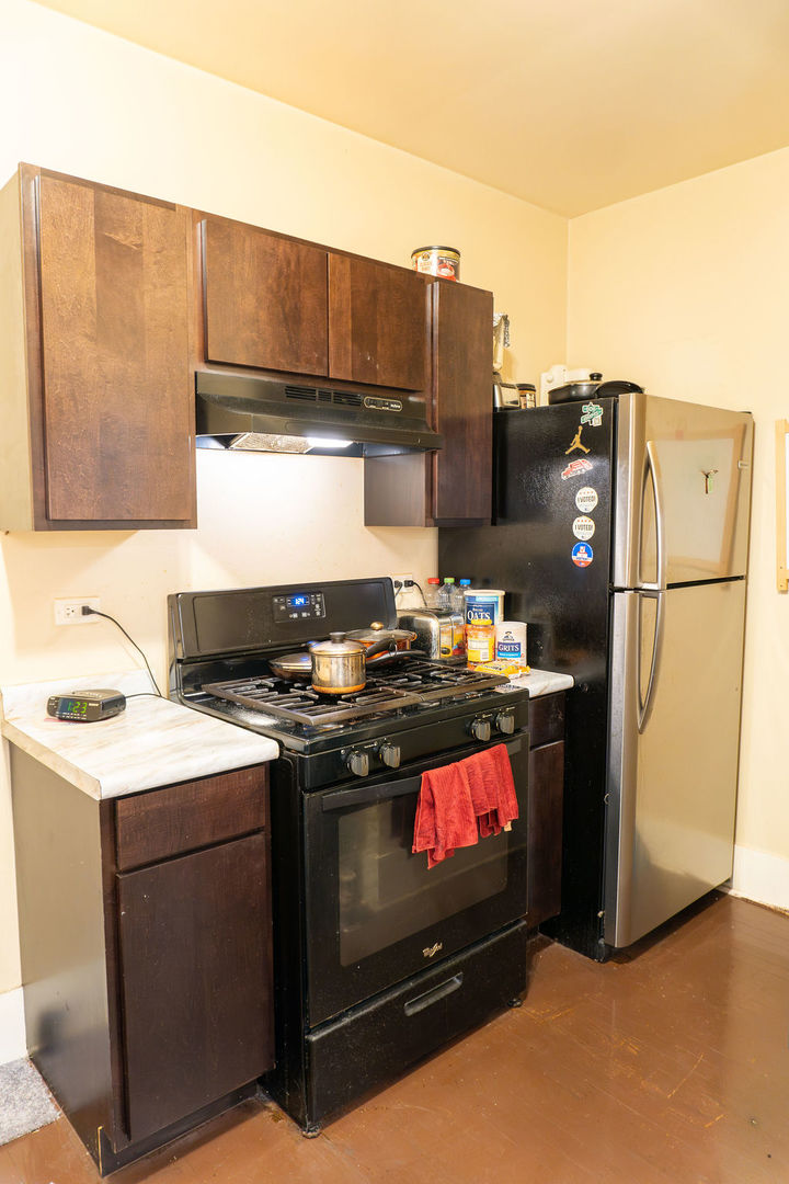7348 S Vernon Avenue Property Photo 13