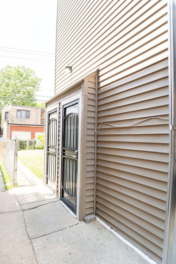 7348 S Vernon Avenue Property Photo 45