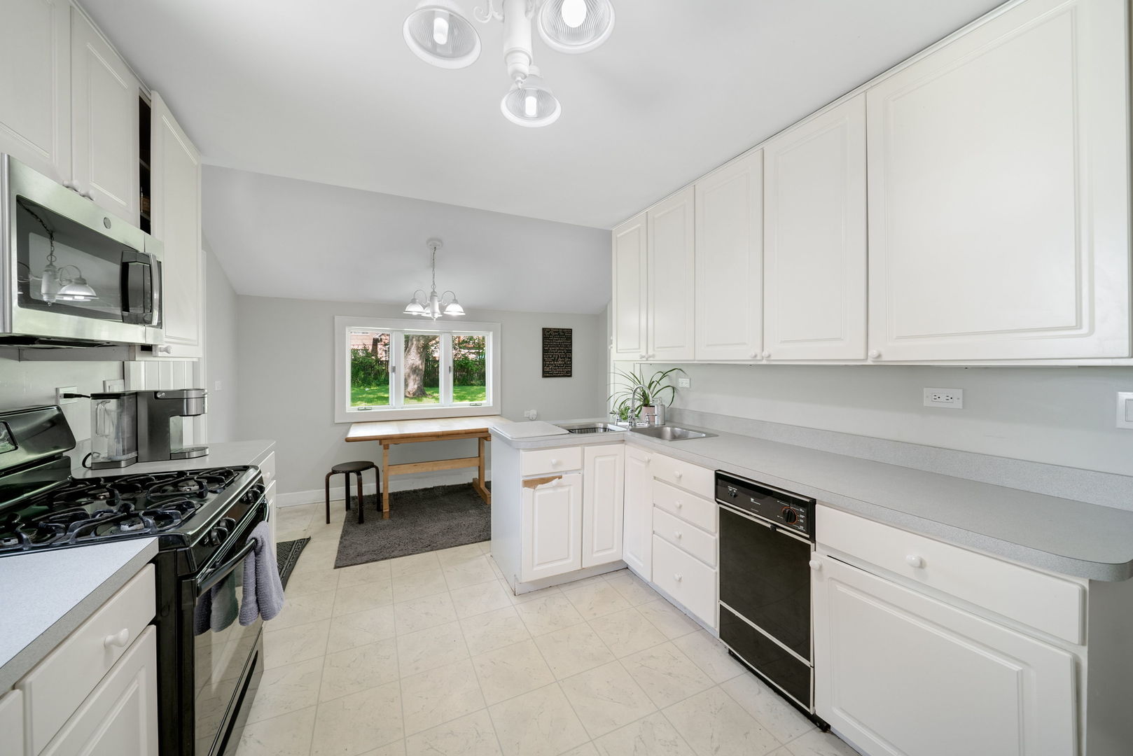 707 Glenshire Road Property Photo 9