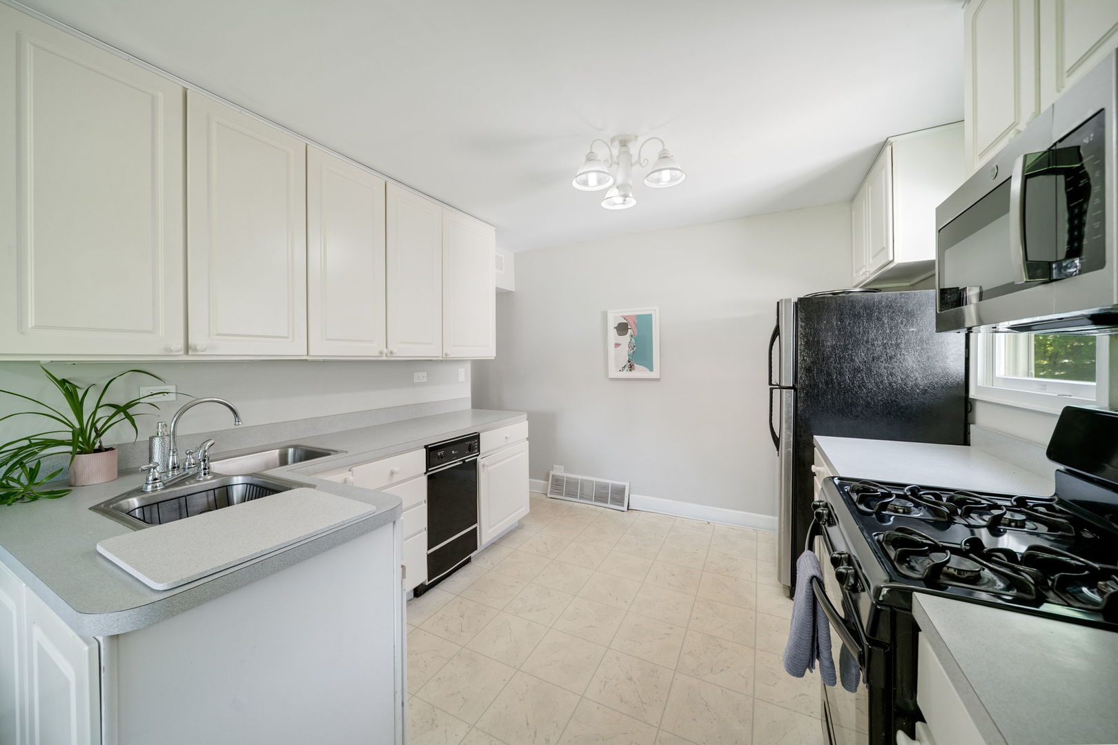 707 Glenshire Road Property Photo 10