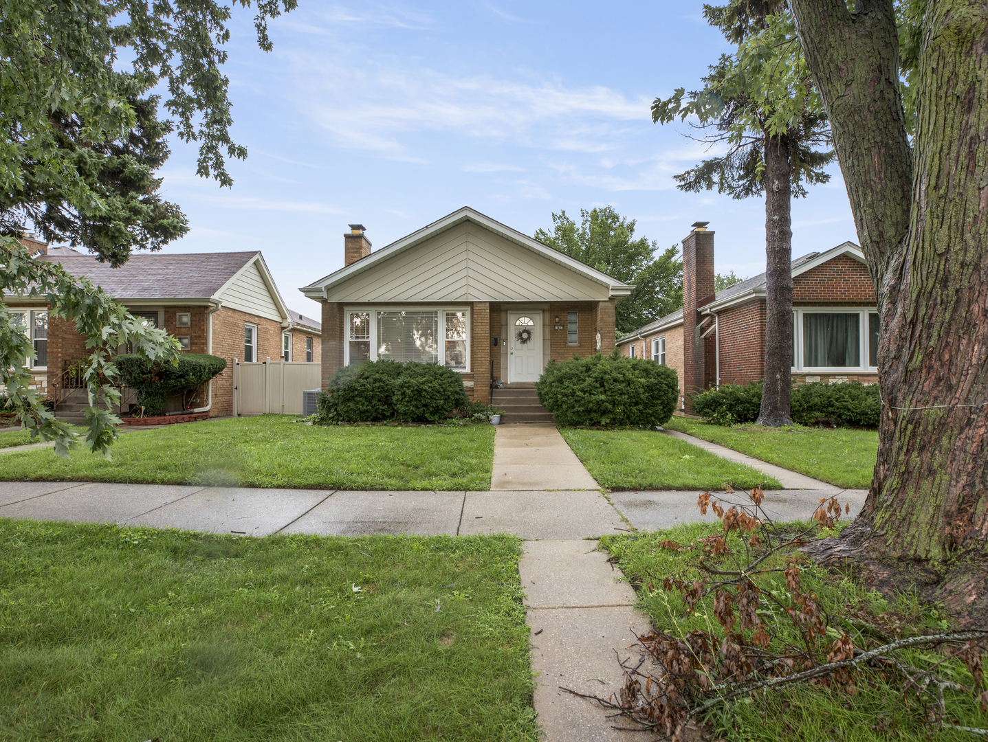 11617 S Maplewood Avenue Property Photo 1