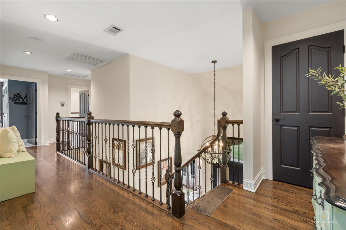 1590 Eagle Ridge Drive Property Photo 19