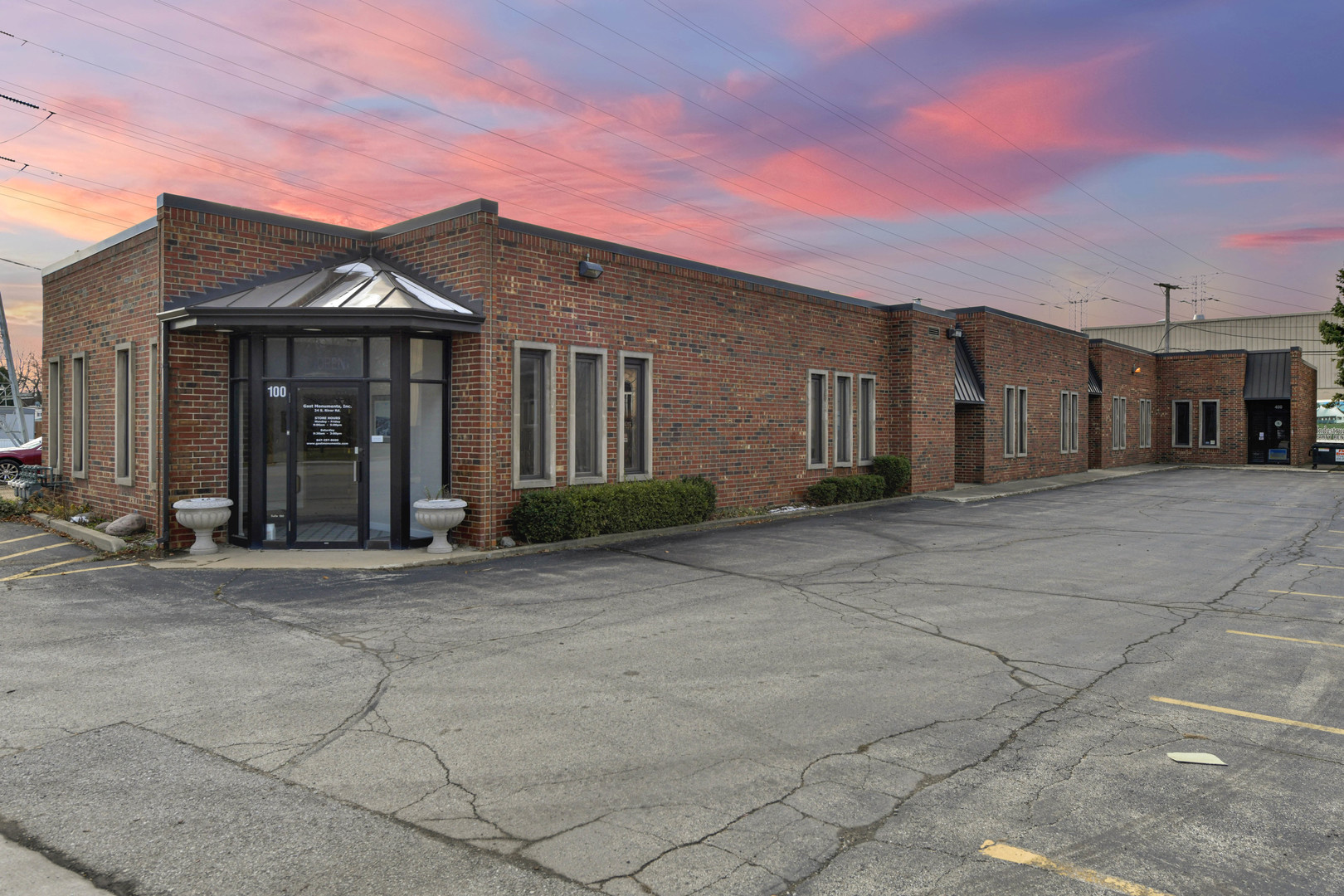 24 S Des Plaines River Road 400 Property Photo 1