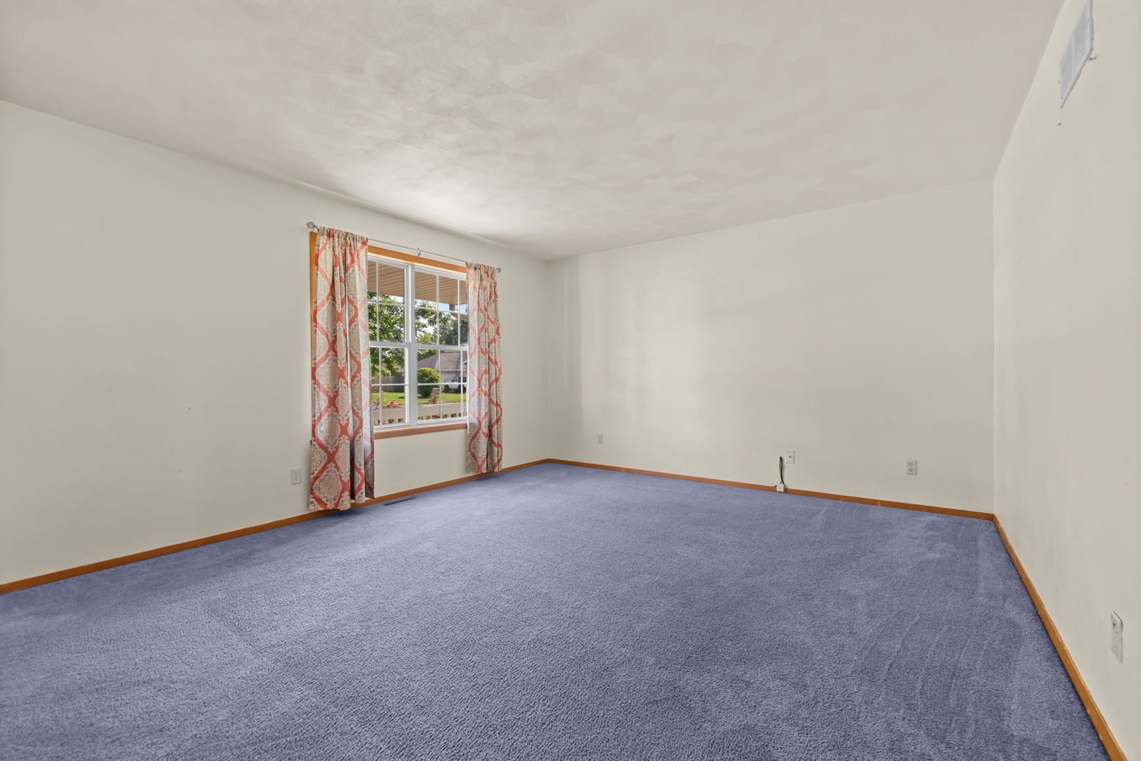 5532 Danburry Drive Property Photo 5