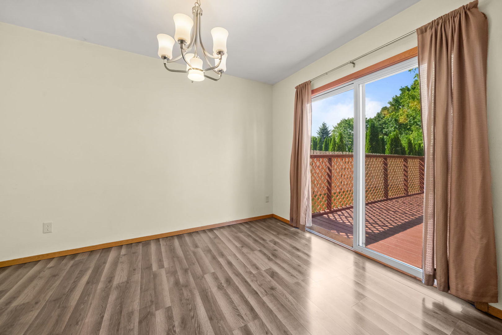 5532 Danburry Drive Property Photo 6