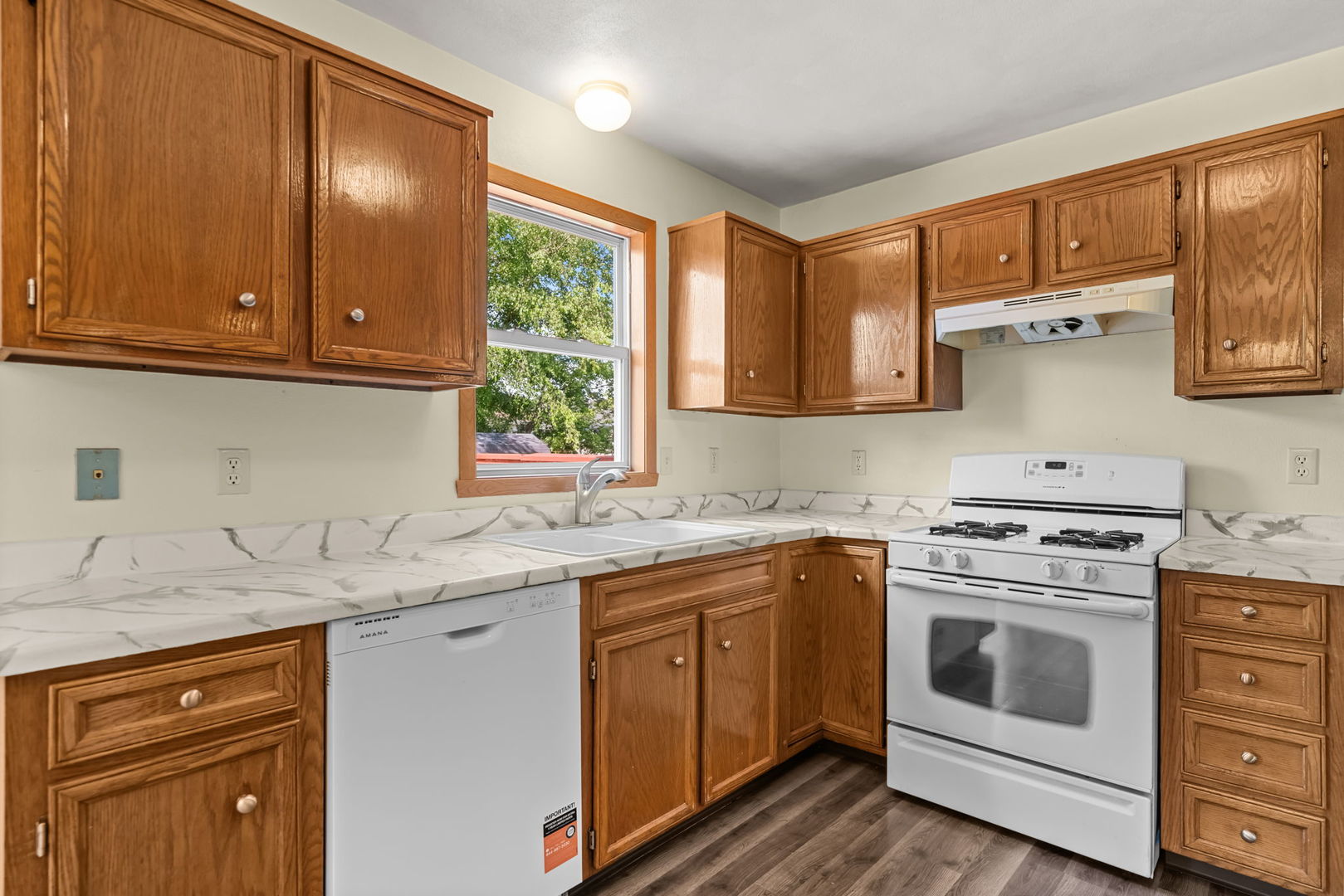5532 Danburry Drive Property Photo 8