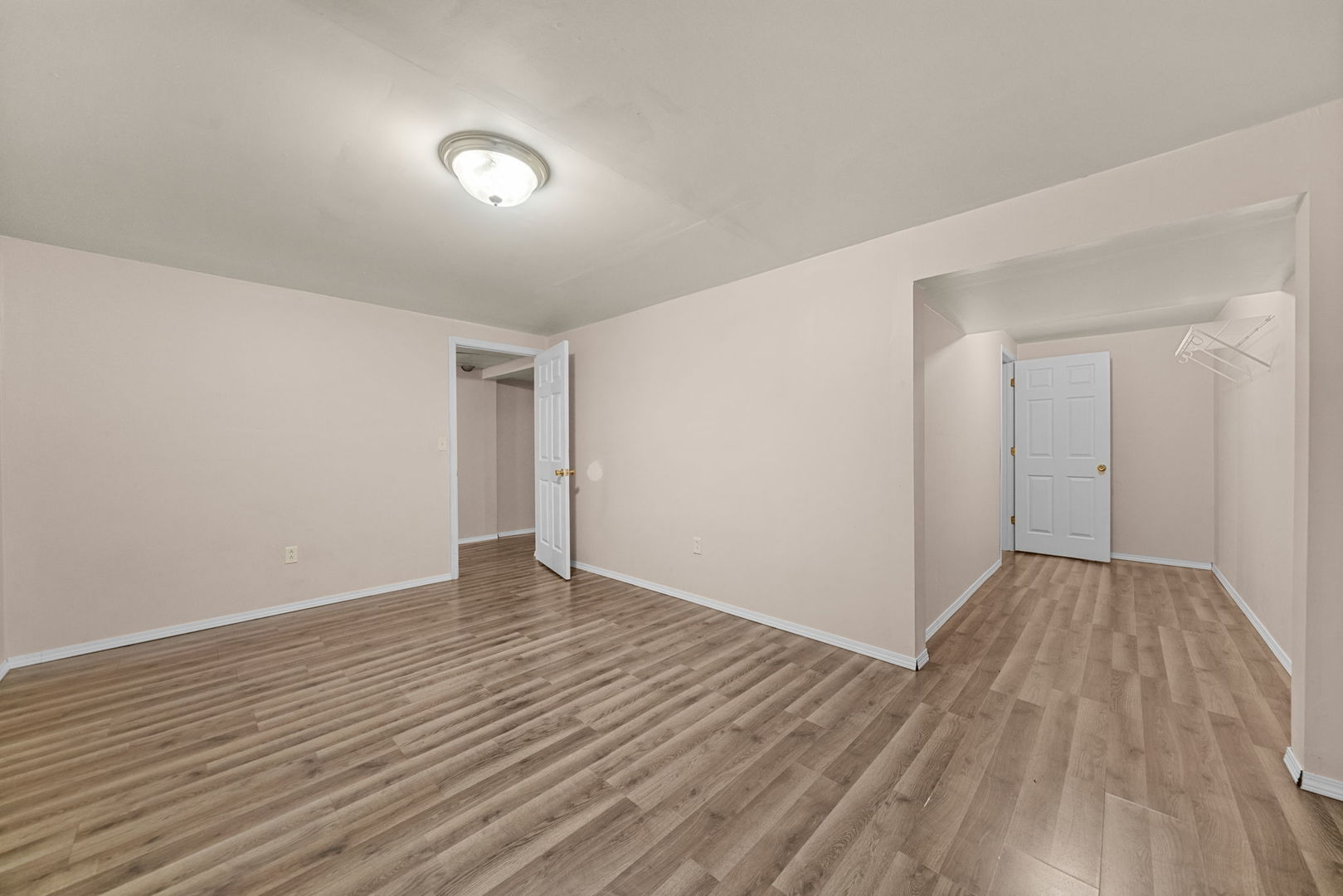 5532 Danburry Drive Property Photo 22