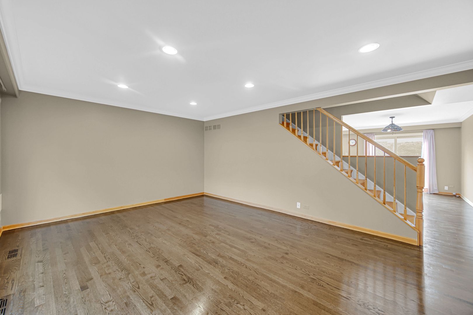 662 Carriage Hill Drive Property Photo 6