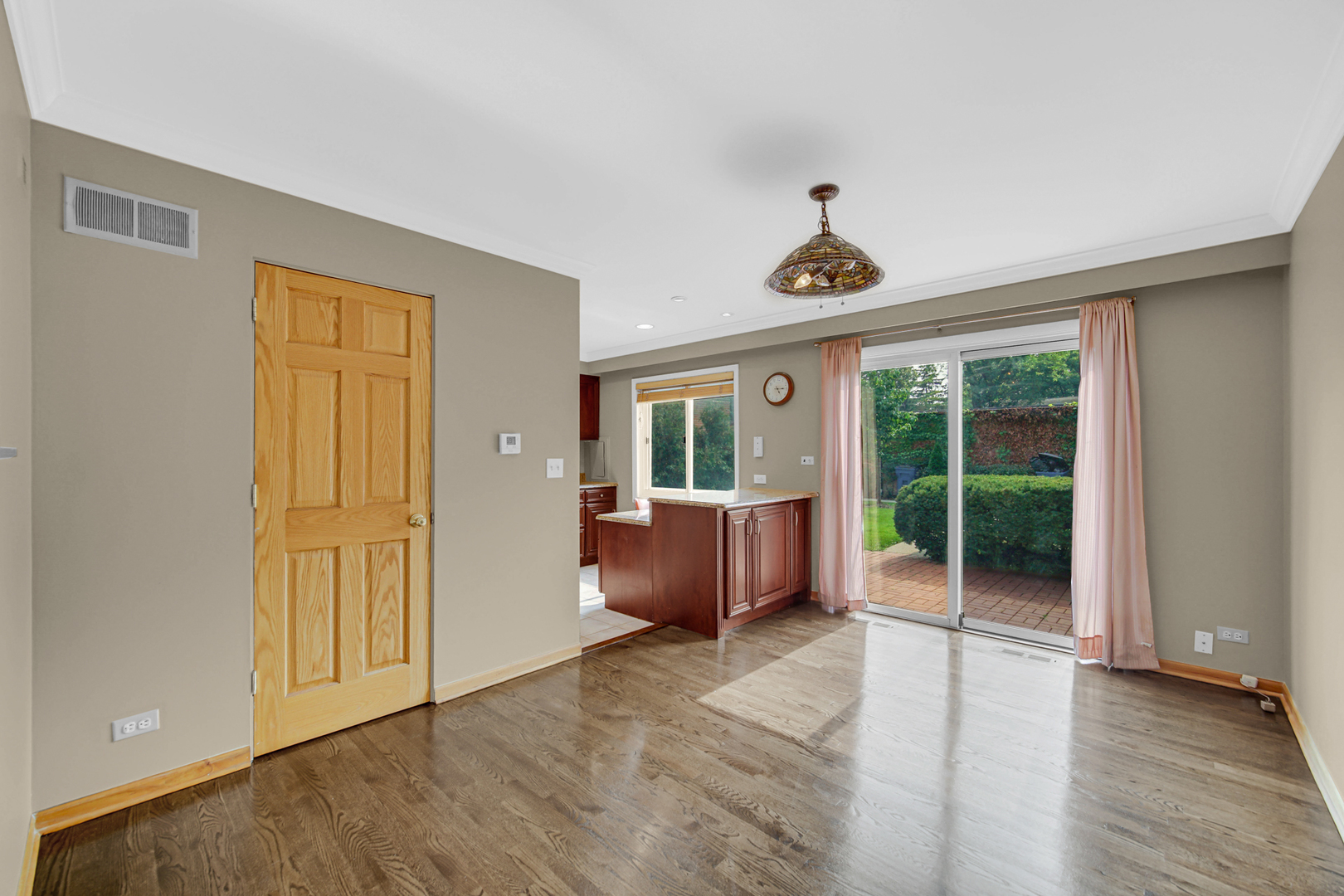 662 Carriage Hill Drive Property Photo 10