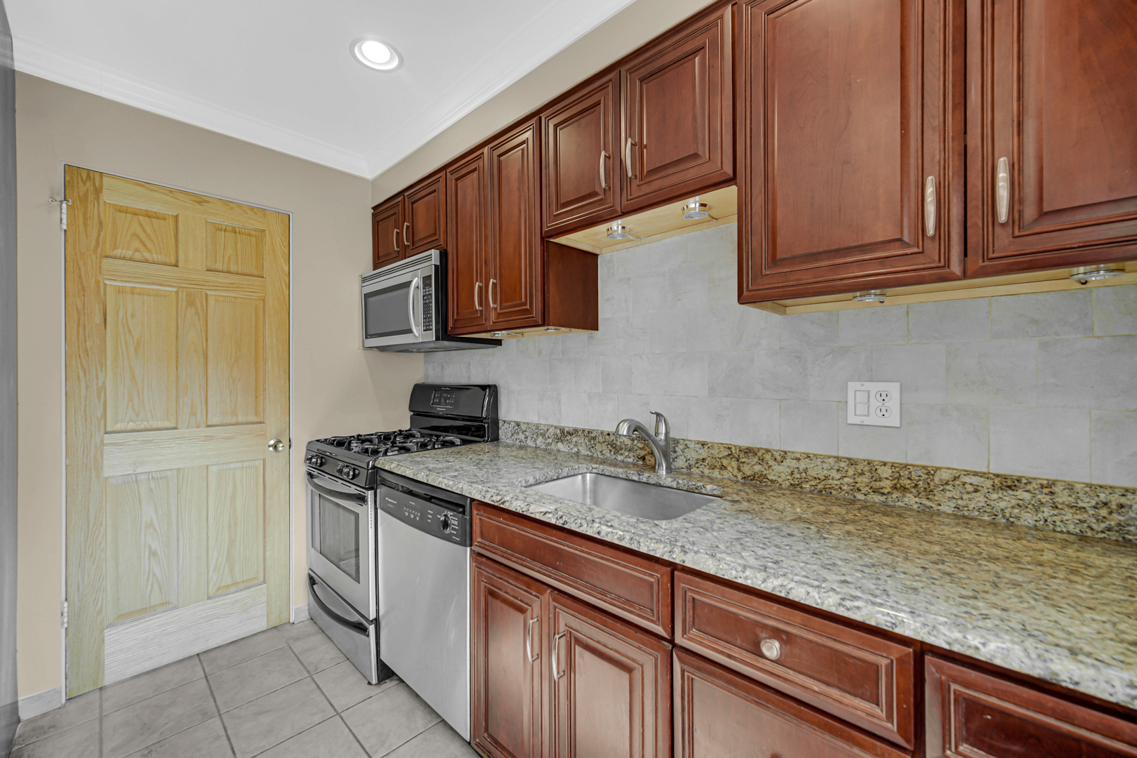 662 Carriage Hill Drive Property Photo 16