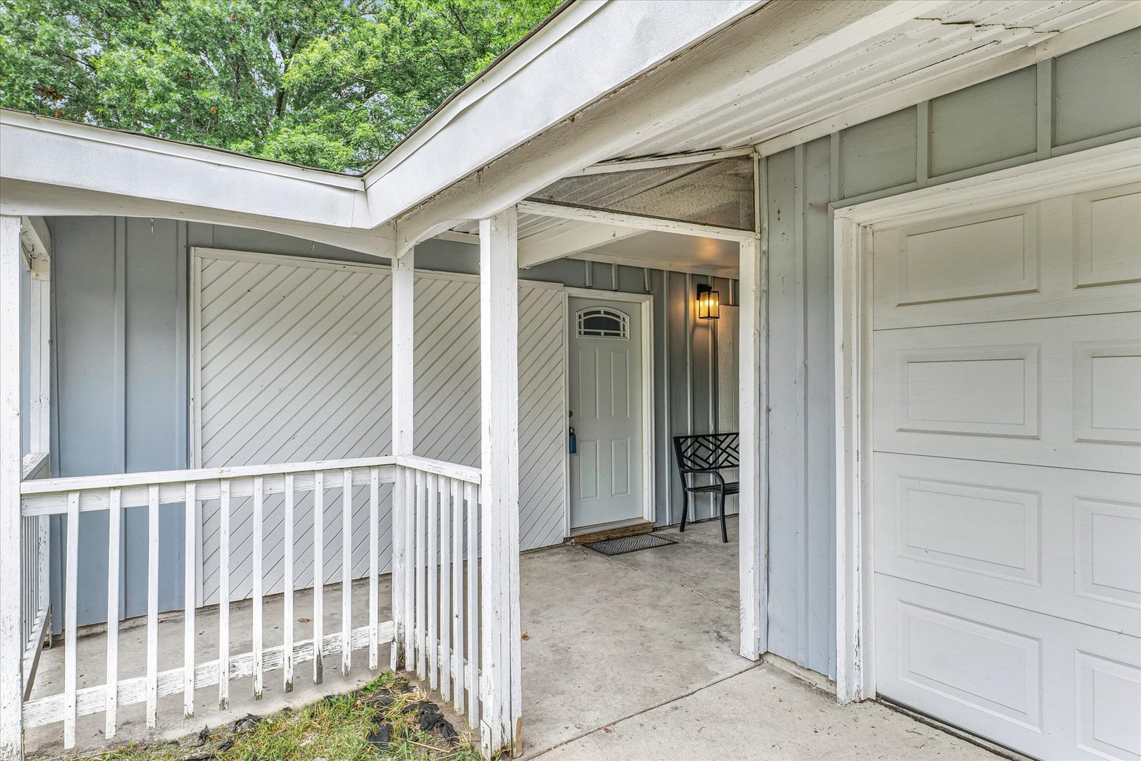 2402 W Kirby Avenue Property Photo 3