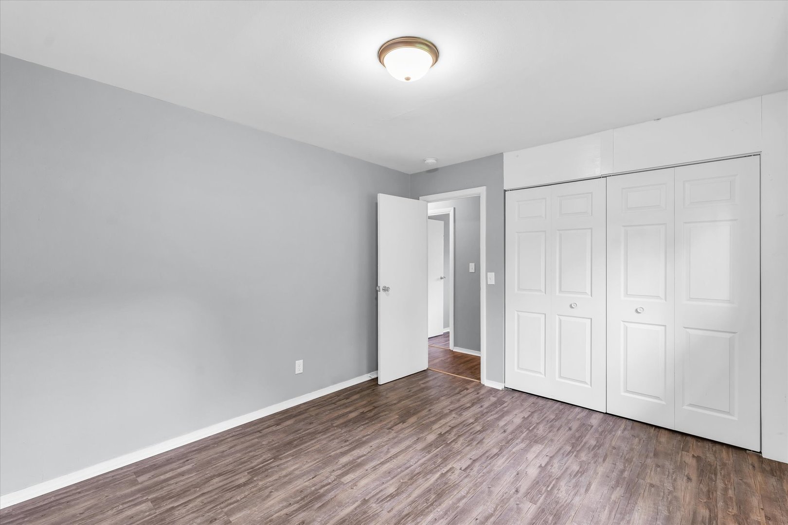 2402 W Kirby Avenue Property Photo 16