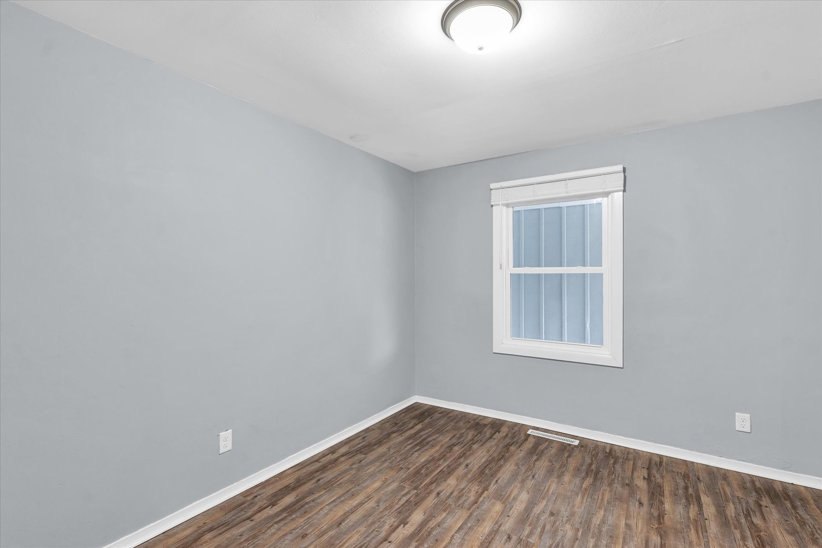 2402 W Kirby Avenue Property Photo 19