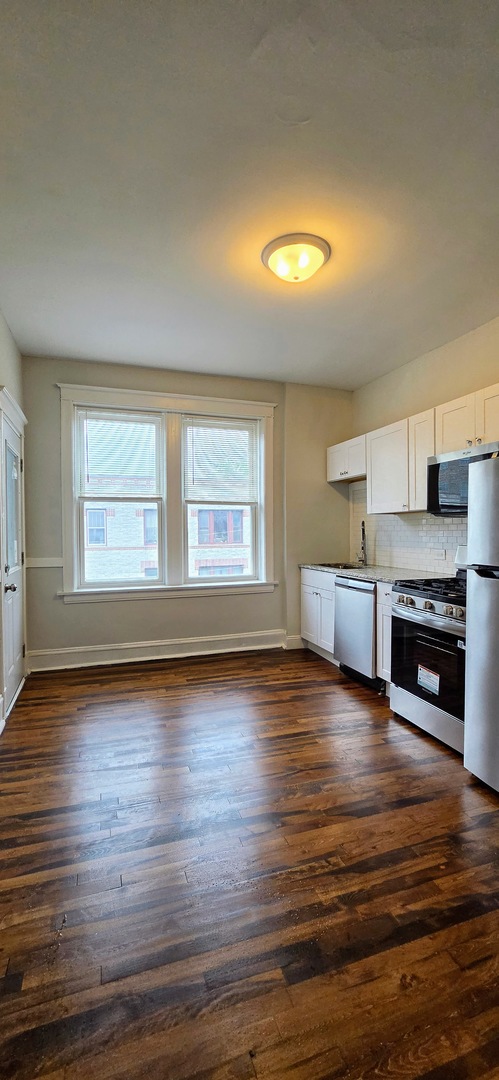 901 N Leavitt Street 3 Property Photo 4