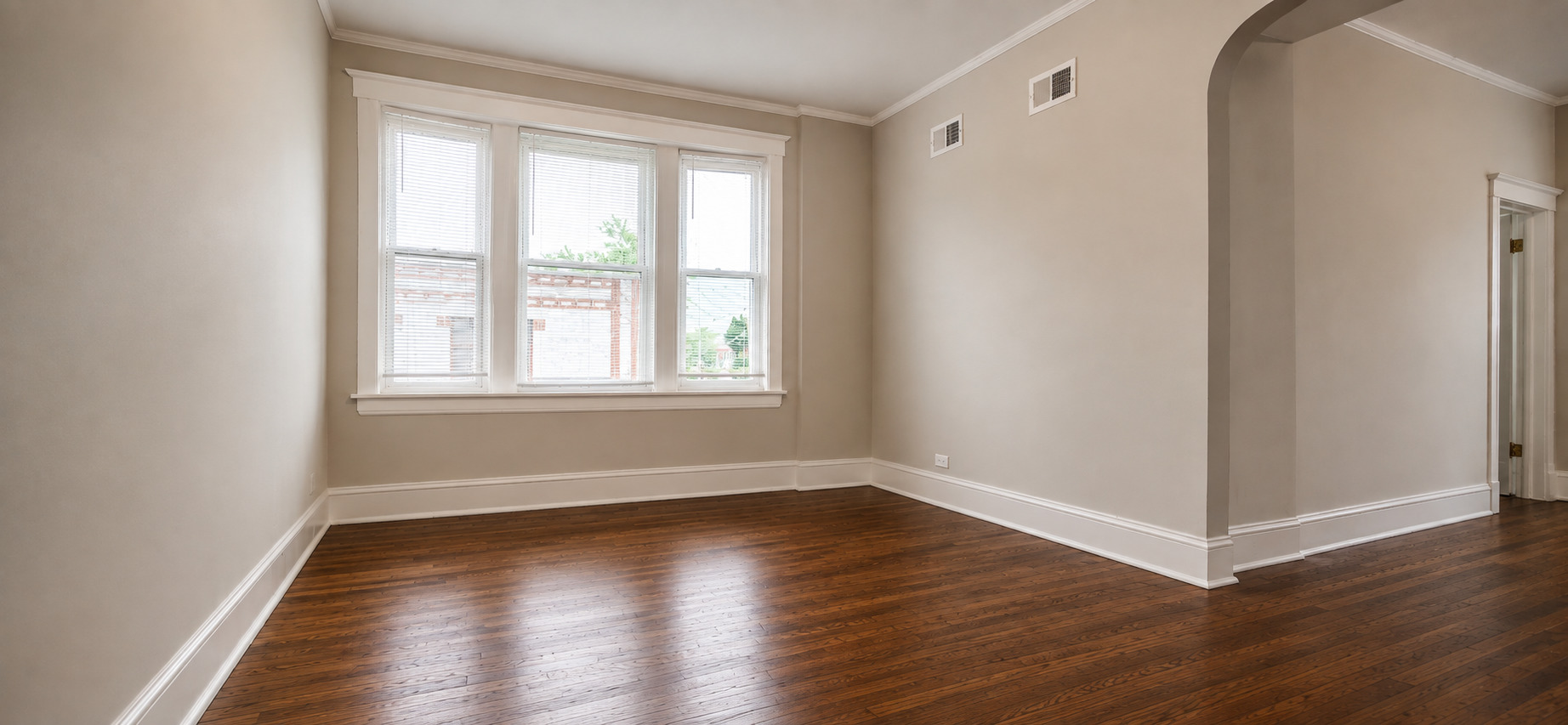 901 N Leavitt Street 3 Property Photo 6