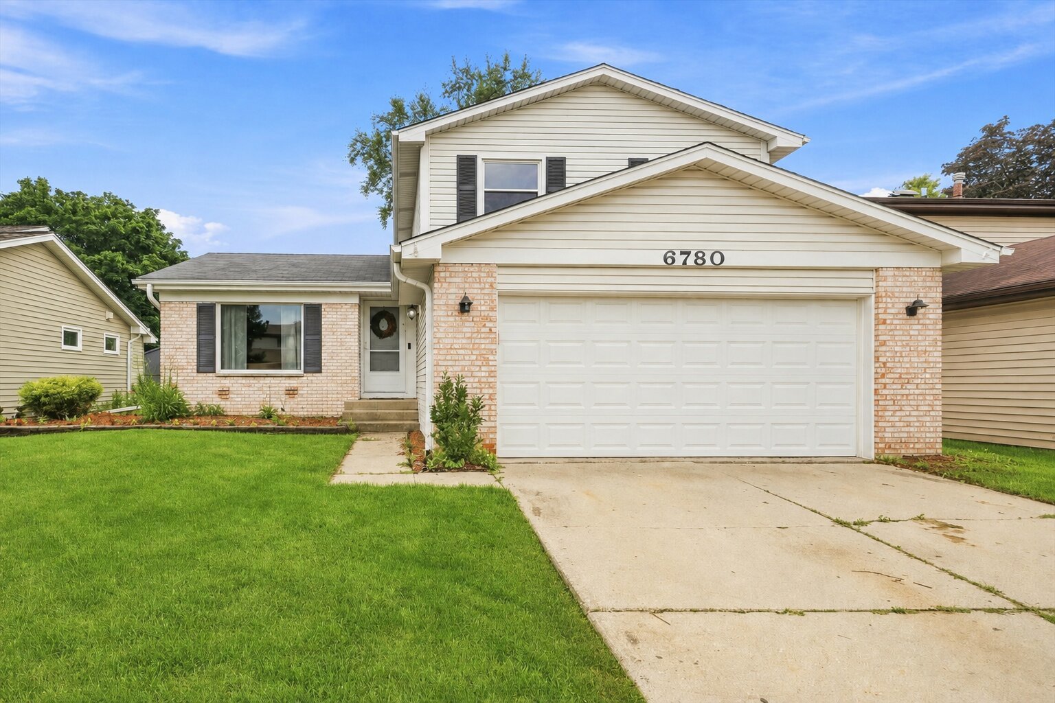 6780 Redwing Drive Property Photo 2