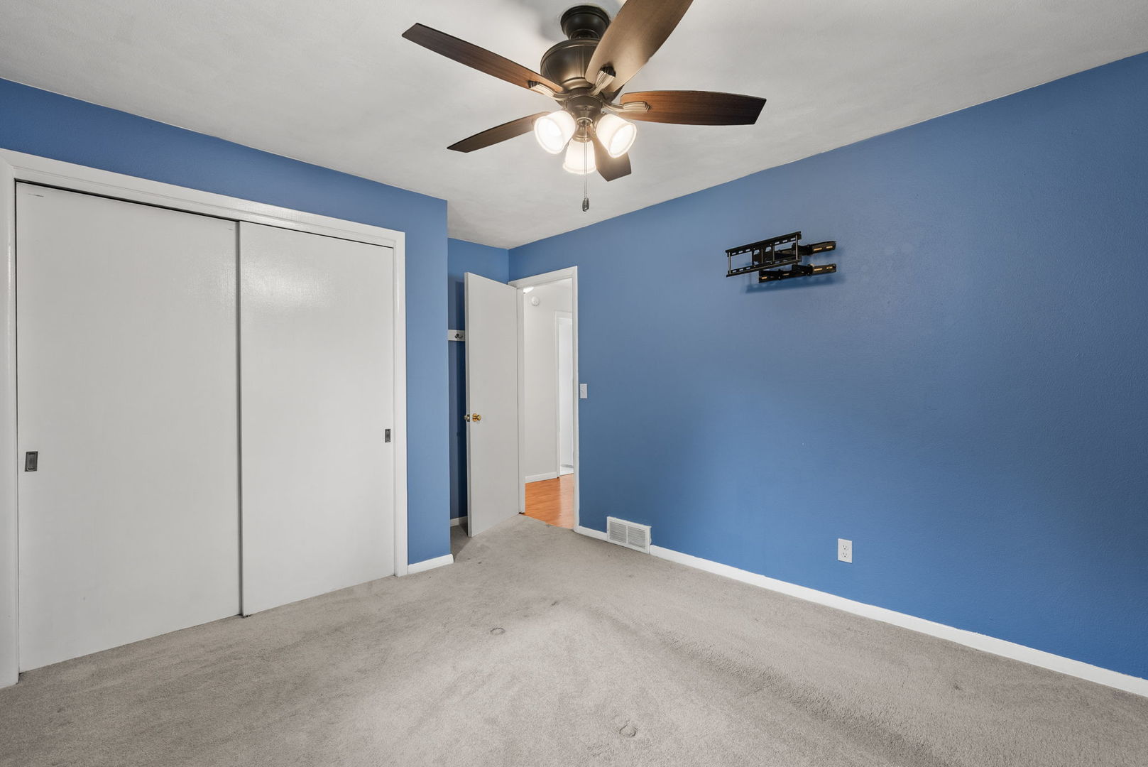 3413 34th Avenue Property Photo 15